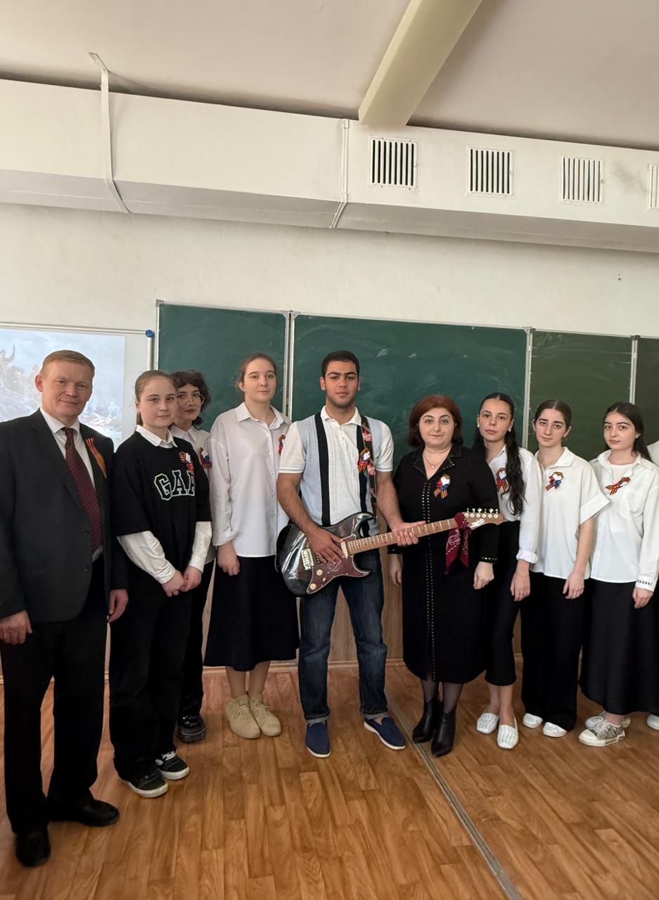 17.04.2025г. в 9 &amp;quot;Е&amp;quot; классе &amp;quot;Гимназии 17&amp;quot;был проведён открытый урок посвящённый 81-й годовщине освобождения Крыма от немецко-фашистских захватчиков.&amp;quot;.