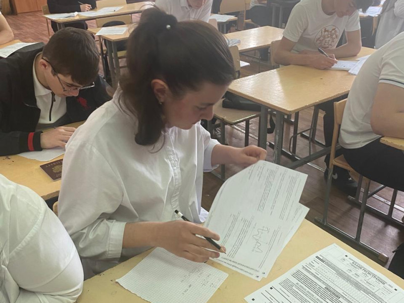 5 апреля выпускники 11-х классов стали участниками пробного экзамена по математике..
